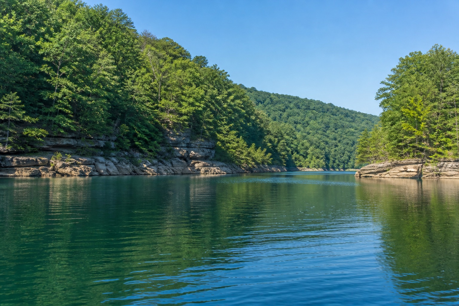 A quiet cove at Lake Cumberland